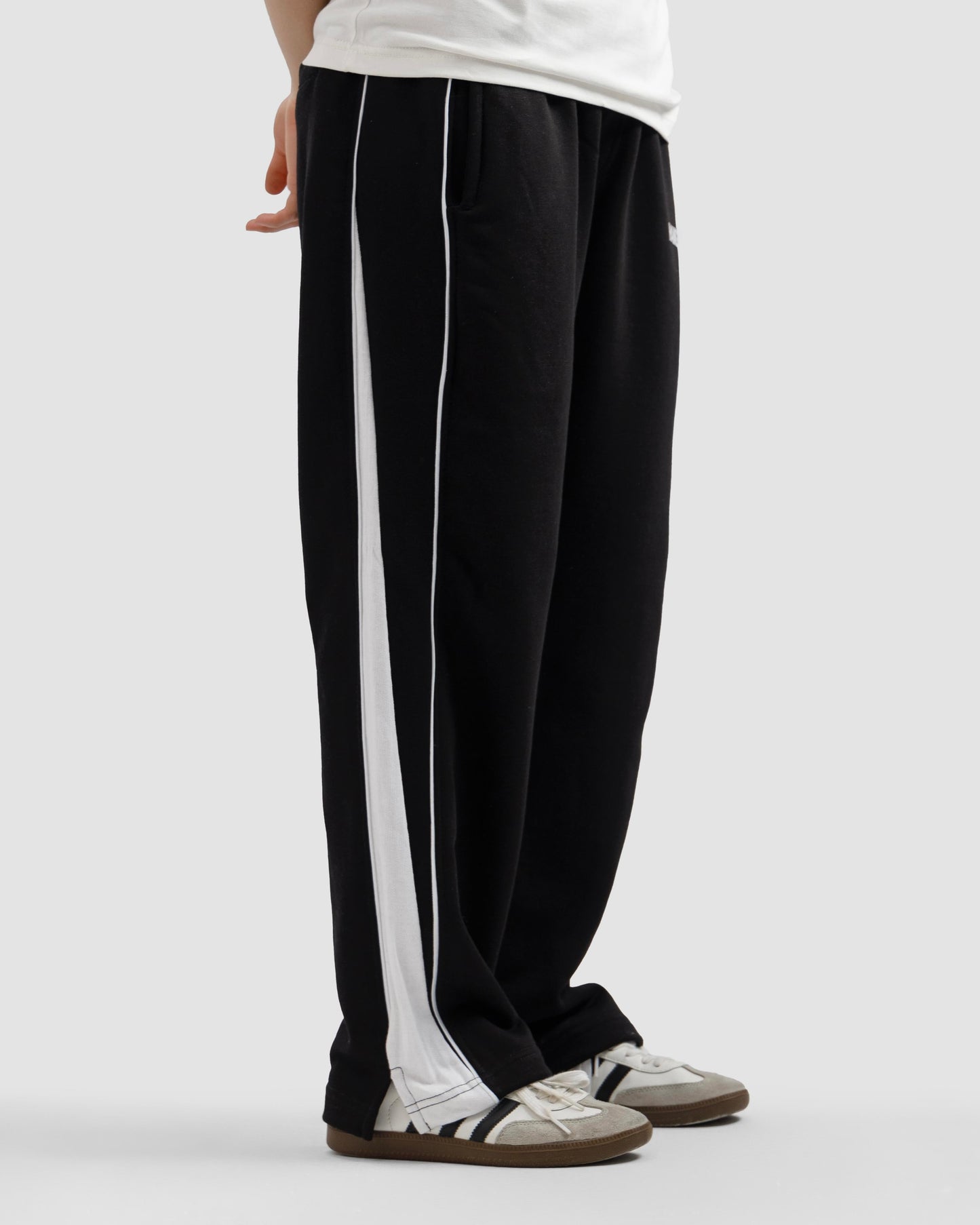 Straight Trousers With Piping Detail