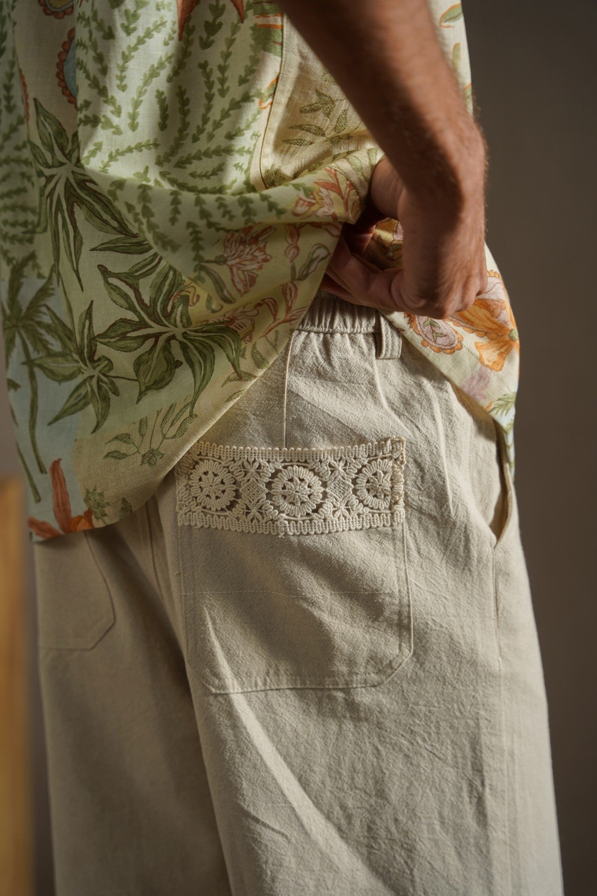 POCKET TRIM PANTS